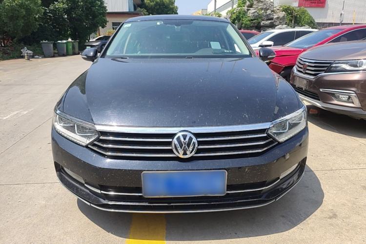 Used Volkswagen Magotan 2017 380TSI DSG Luxury Model Front
