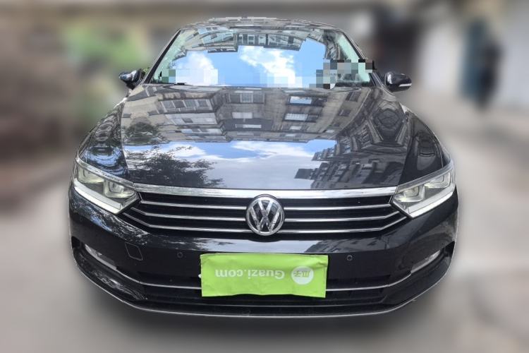 Used Volkswagen Magotan 2017 330TSI DSG Luxury Model Front