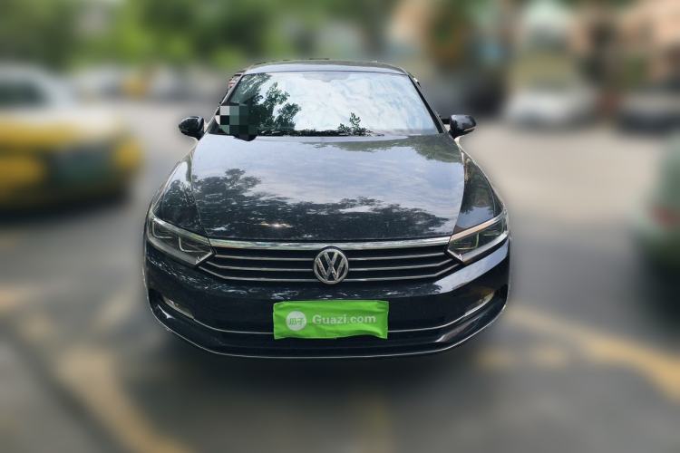 Used Volkswagen Magotan 2017 330TSI DSG Luxury Model Front