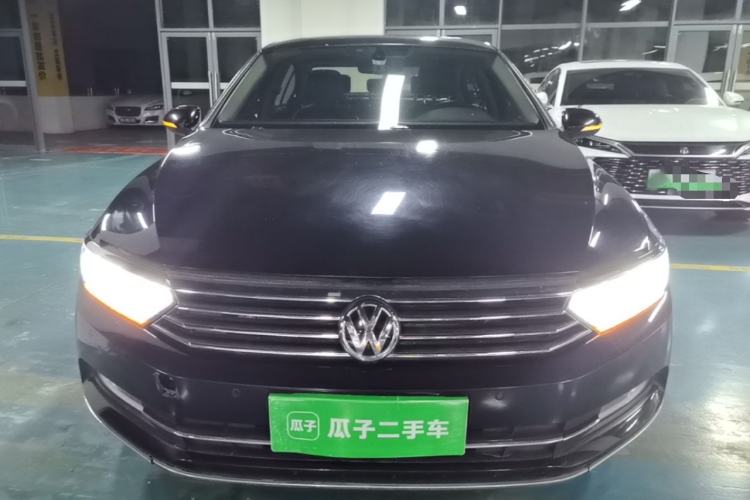 Used Volkswagen Magotan 2017 330TSI DSG Luxury Model Front