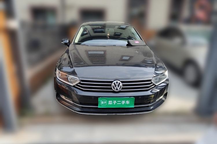 Used Volkswagen Magotan 2017 330TSI DSG Luxury Model Front