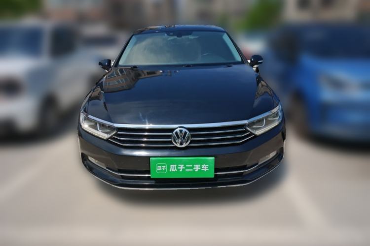 Used Volkswagen Magotan 2017 330TSI DSG Luxury Model Front