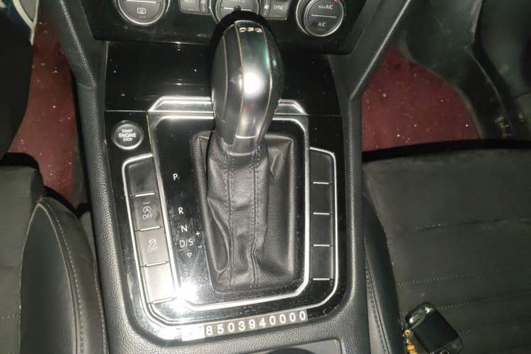 Used Volkswagen Magotan 2017 330TSI DSG Luxury Model Gear Lever
