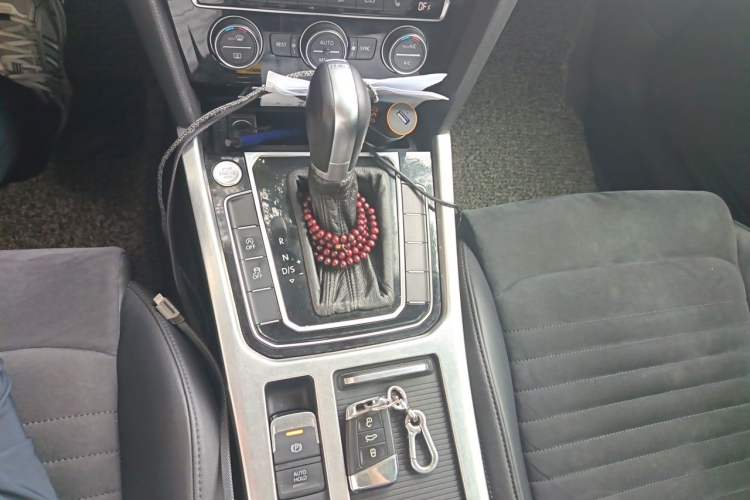 Used Volkswagen Magotan 2017 330TSI DSG Luxury Model Gear Lever