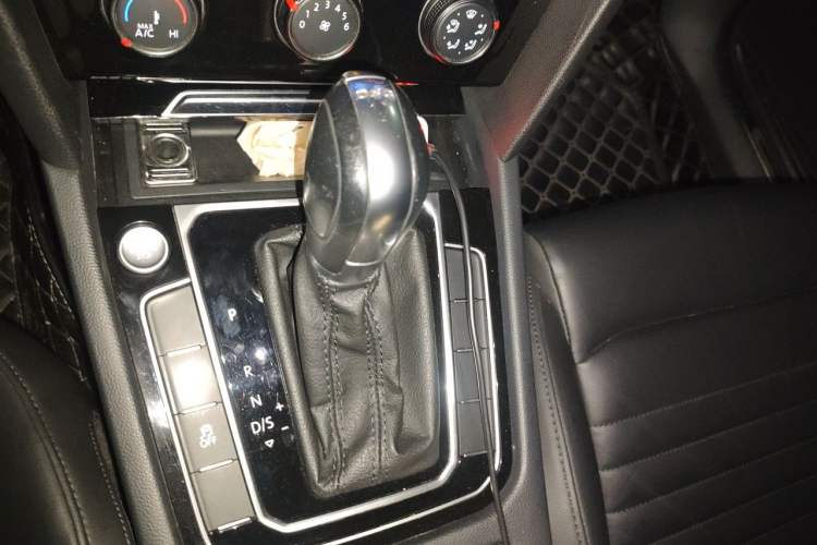 Used Volkswagen Magotan 2017 330TSI DSG Leading Model Gear Lever