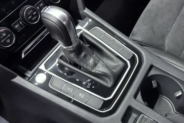 Used Volkswagen Magotan 2017 330TSI DSG Luxury Model Gear Lever