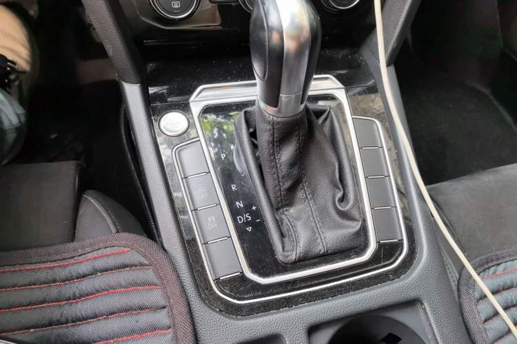 Used Volkswagen Magotan 2017 330TSI DSG Luxury Model Gear Lever