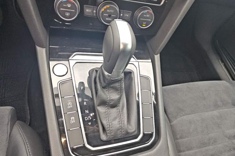 Used Volkswagen Magotan 2017 330TSI DSG Luxury Model Gear Lever