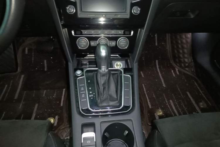 Used Volkswagen Magotan 2017 330TSI DSG Luxury Model Gear Lever