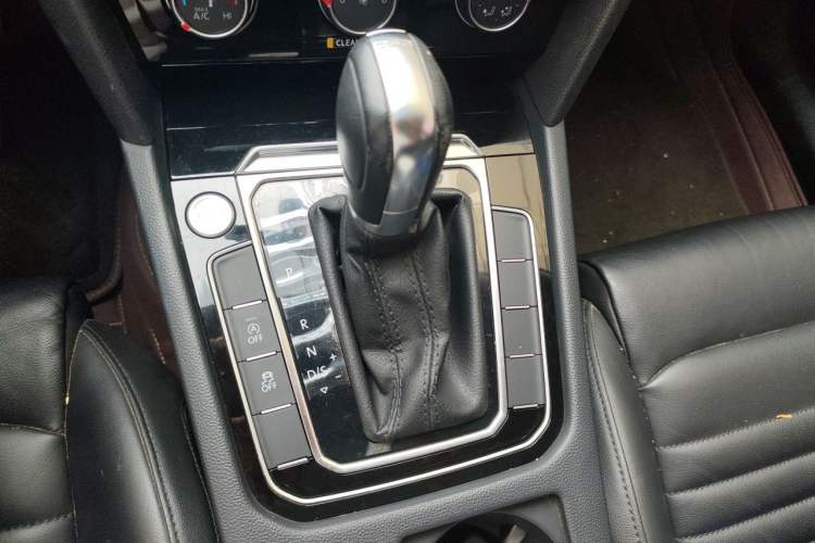 Used Volkswagen Magotan 2017 330TSI DSG Luxury Model Gear Lever