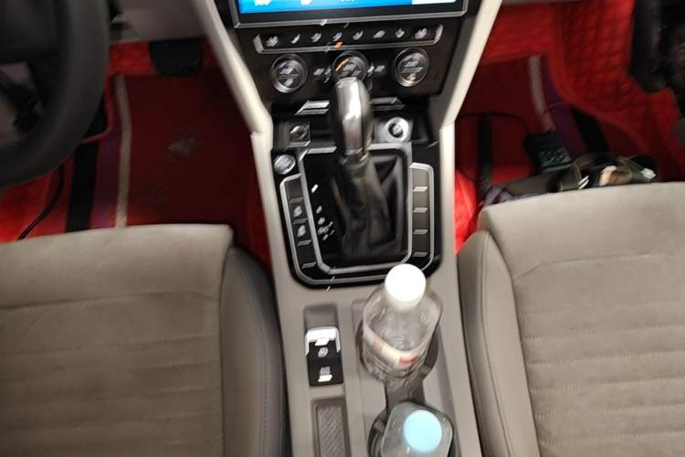 Used Volkswagen Magotan 2017 330TSI DSG Luxury Model Gear Lever