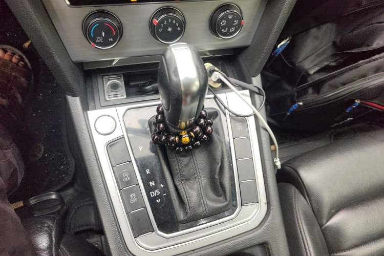 Used Volkswagen Magotan 2017 280TSI DSG Comfort Model Gear Lever