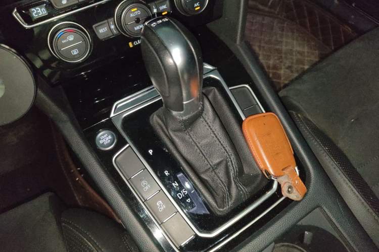 Used Volkswagen Magotan 2017 330TSI DSG Luxury Model Gear Lever