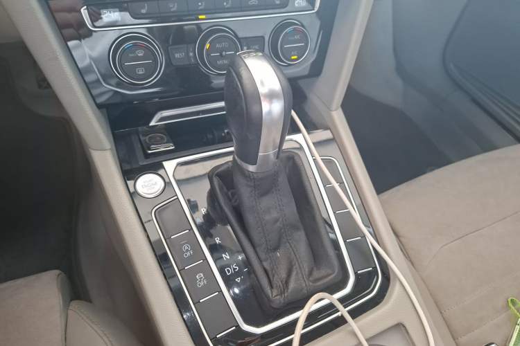 Used Volkswagen Magotan 2017 380TSI DSG Luxury Model Gear Lever