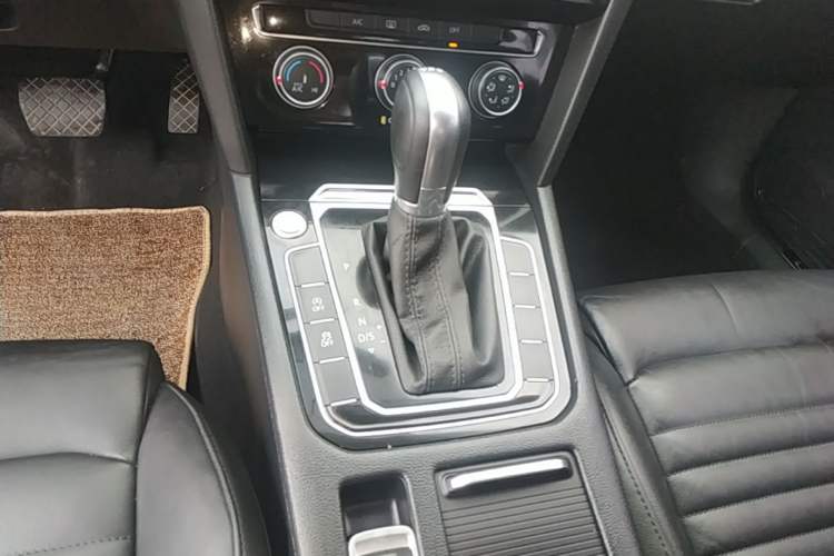 Used Volkswagen Magotan 2017 330TSI DSG Leading Model Gear Lever