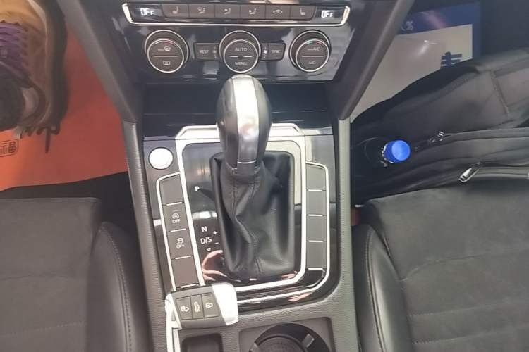 Used Volkswagen Magotan 2017 330TSI DSG Luxury Model Gear Lever