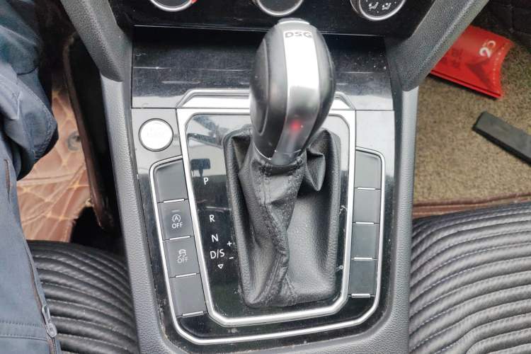Used Volkswagen Magotan 2017 330TSI DSG Leading Model Gear Lever