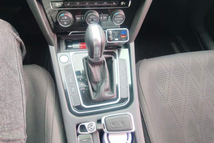 Used Volkswagen Magotan 2017 330TSI DSG Luxury Model Gear Lever