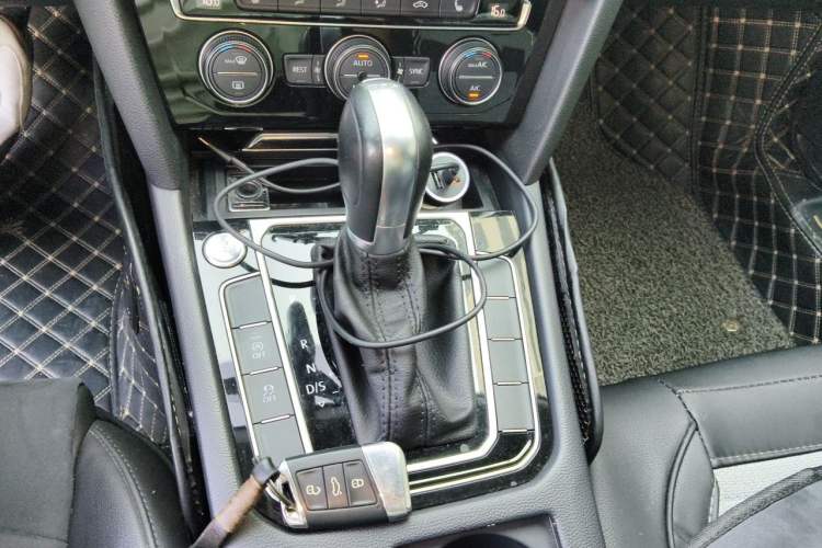 Used Volkswagen Magotan 2017 330TSI DSG Luxury Model Gear Lever