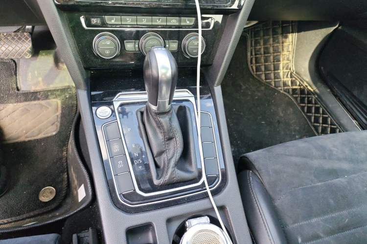 Used Volkswagen Magotan 2017 330TSI DSG Luxury Model Gear Lever