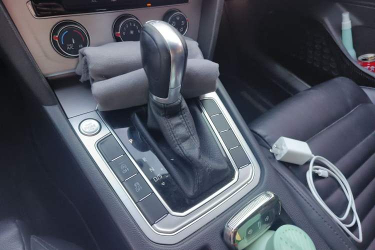 Used Volkswagen Magotan 2017 280TSI DSG Comfort Model Gear Lever