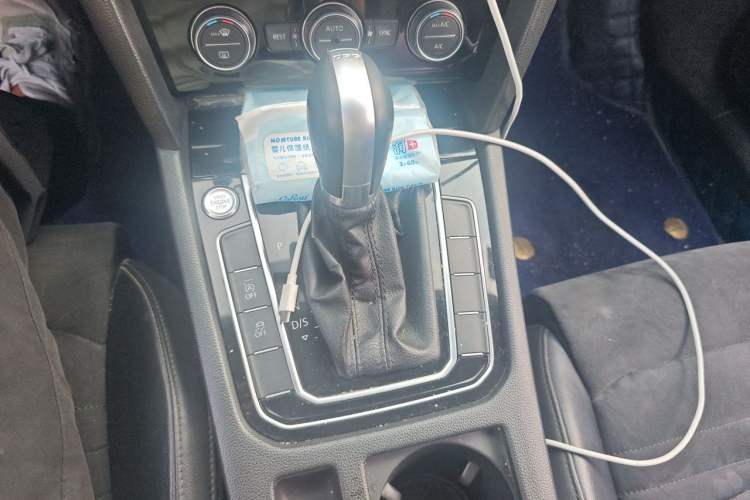 Used Volkswagen Magotan 2017 330TSI DSG Luxury Model Gear Lever