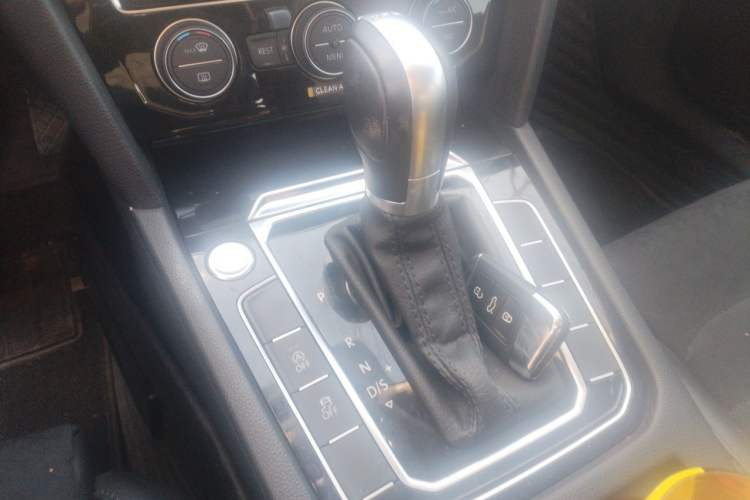 Used Volkswagen Magotan 2017 330TSI DSG Luxury Model Gear Lever