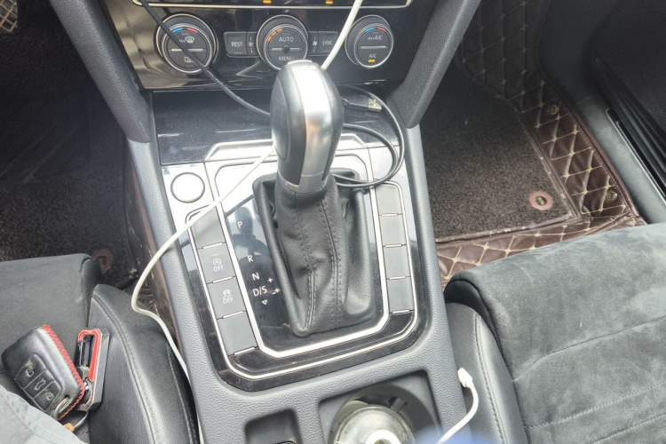Used Volkswagen Magotan 2017 330TSI DSG Luxury Model Gear Lever