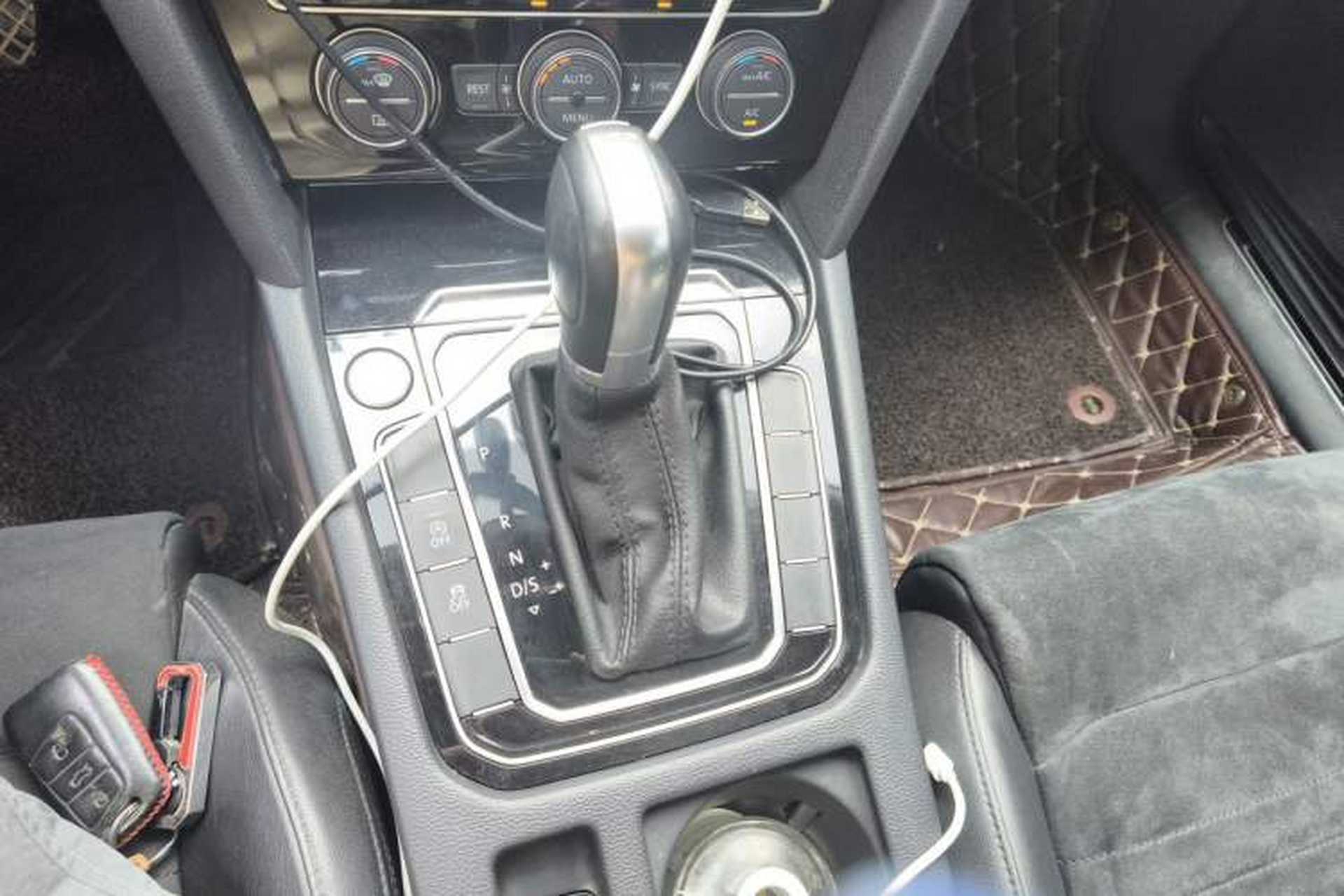 Used Volkswagen Magotan 2017 330TSI DSG Luxury Model Gear Lever