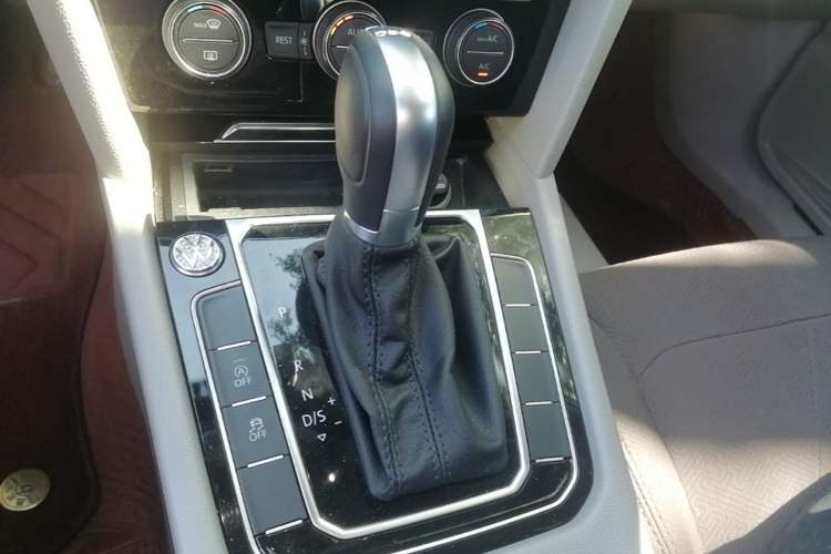 Used Volkswagen Magotan 2017 380TSI DSG Luxury Model Gear Lever
