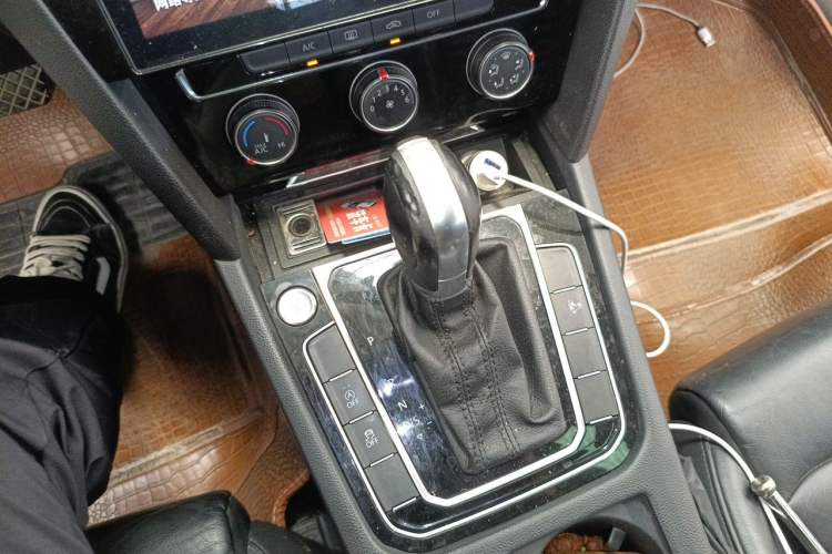 Used Volkswagen Magotan 2017 330TSI DSG Leading Model Gear Lever