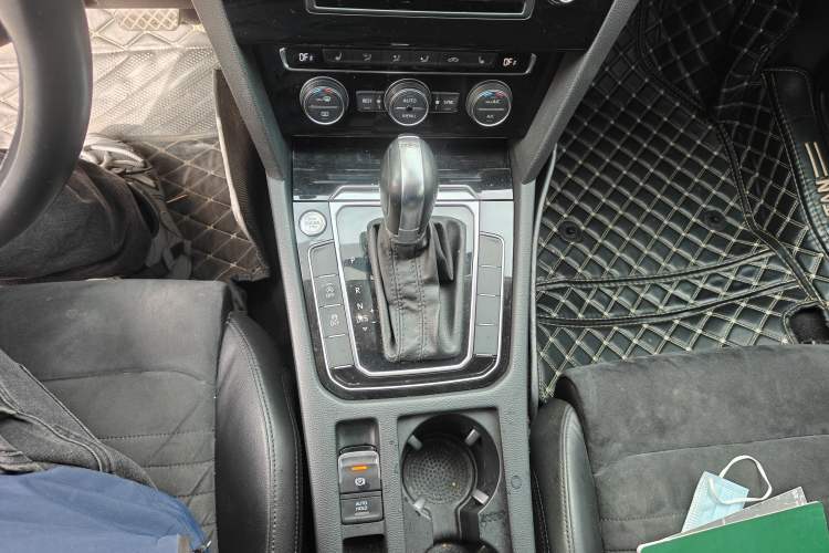 Used Volkswagen Magotan 2017 380TSI DSG Luxury Model Gear Lever