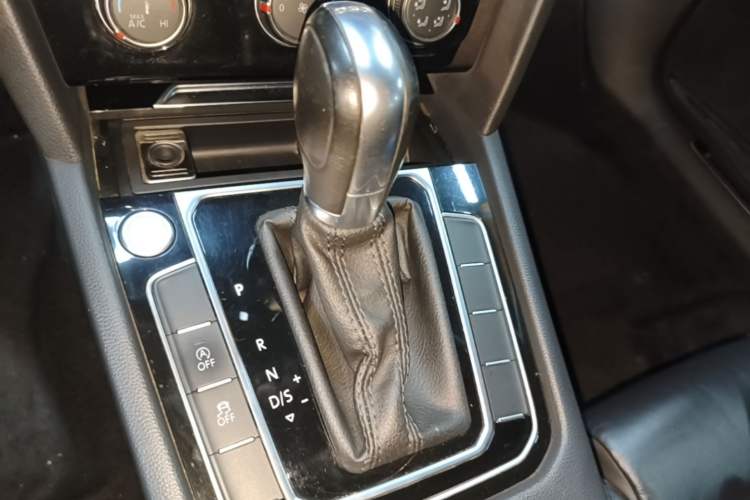 Used Volkswagen Magotan 2017 330TSI DSG Leading Model Gear Lever