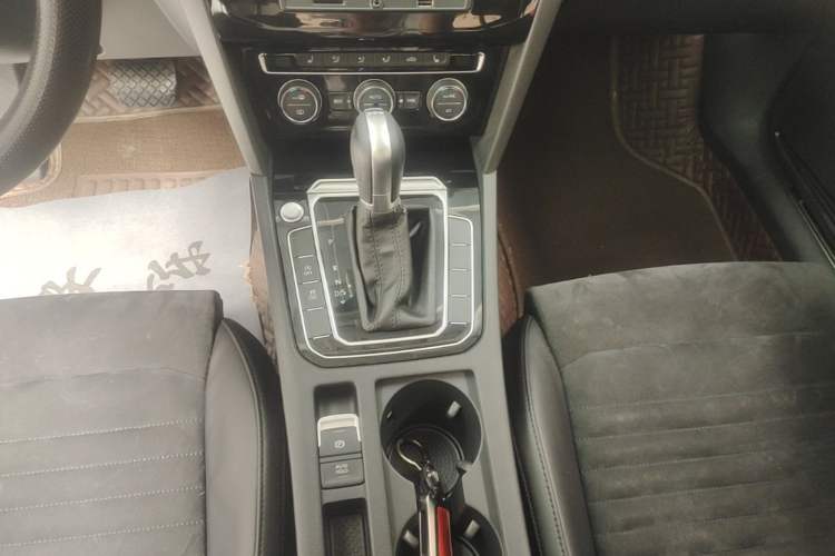 Used Volkswagen Magotan 2017 330TSI DSG Luxury Model Gear Lever