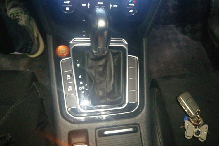 Used Volkswagen Magotan 2017 330TSI DSG Luxury Model Gear Lever