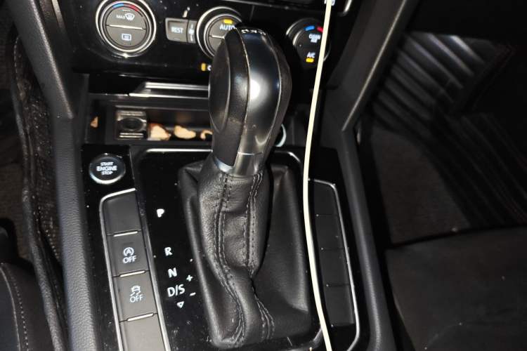 Used Volkswagen Magotan 2017 330TSI DSG Luxury Model Gear Lever