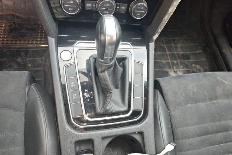 Used Volkswagen Magotan 2017 330TSI DSG Luxury Model Gear Lever