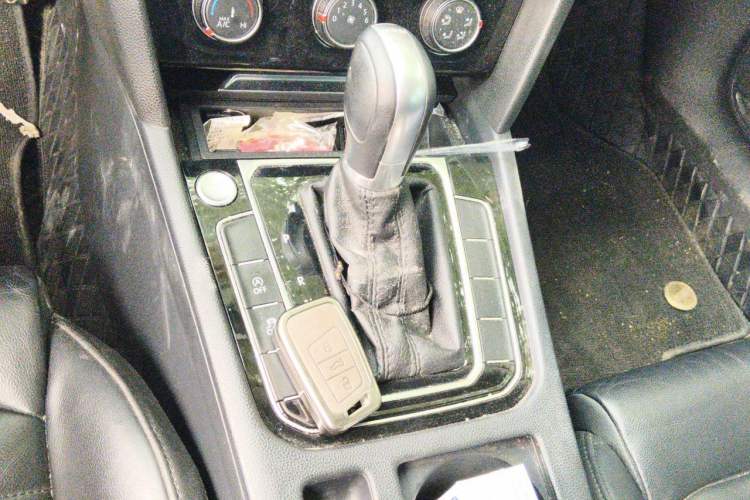 Used Volkswagen Magotan 2017 330TSI DSG Leading Model Gear Lever