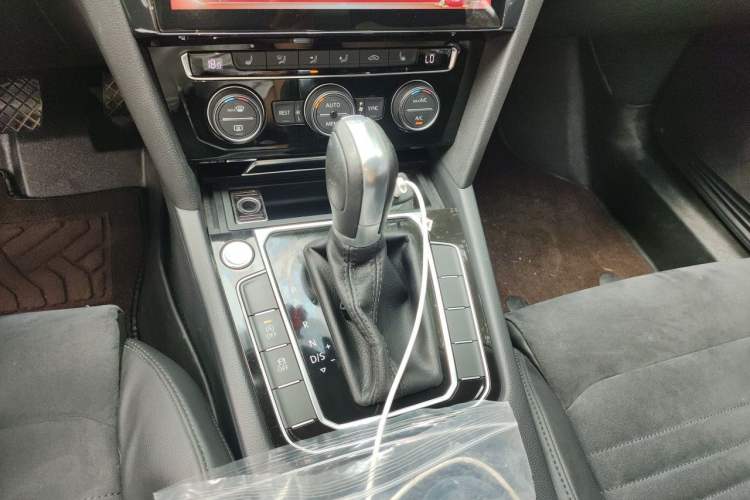 Used Volkswagen Magotan 2017 330TSI DSG Luxury Model Gear Lever