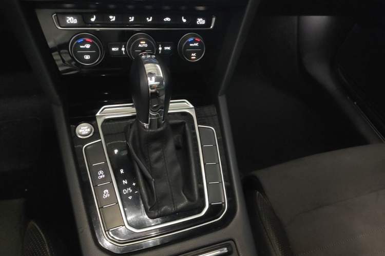Used Volkswagen Magotan 2017 330TSI DSG Luxury Model Gear Lever