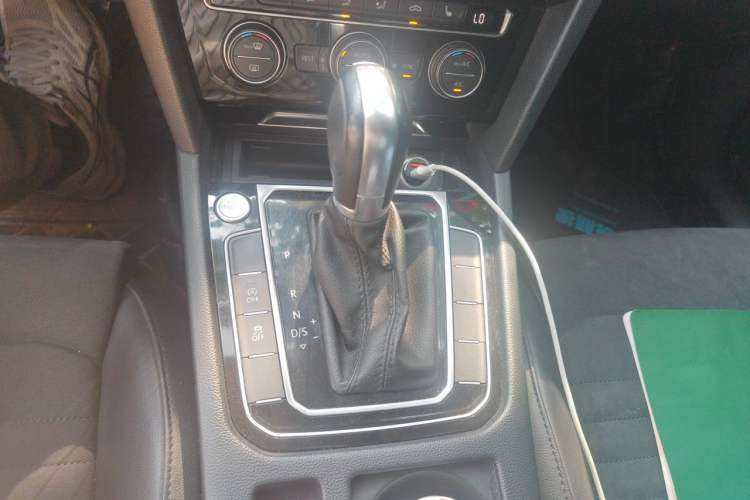 Used Volkswagen Magotan 2017 330TSI DSG Luxury Model Gear Lever