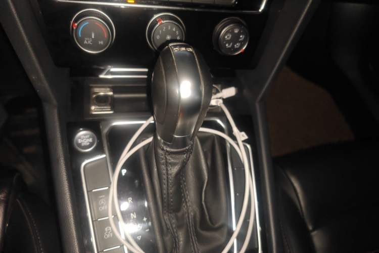 Used Volkswagen Magotan 2017 330TSI DSG Leading Model Gear Lever