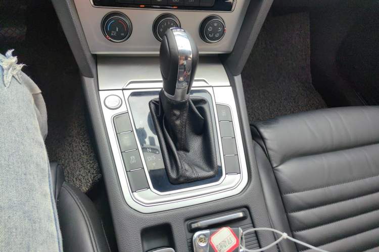 Used Volkswagen Magotan 2017 280TSI DSG Comfort Model Gear Lever