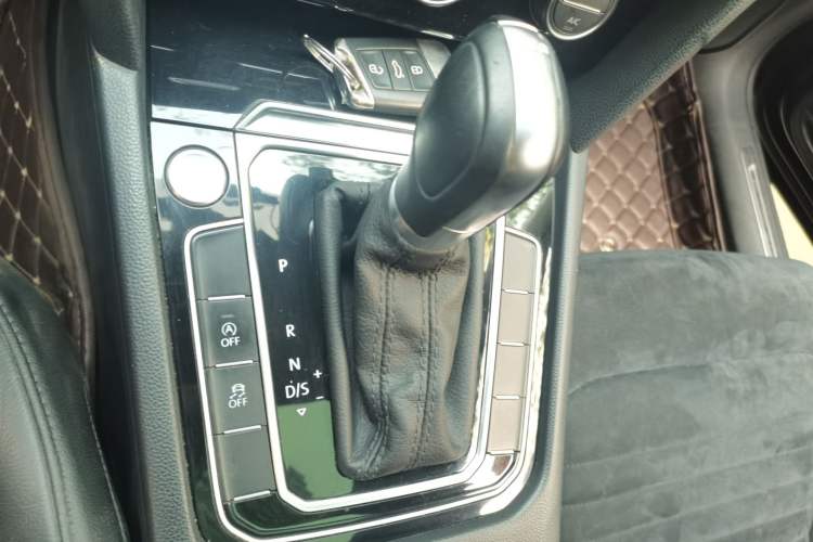Used Volkswagen Magotan 2017 330TSI DSG Luxury Model Gear Lever