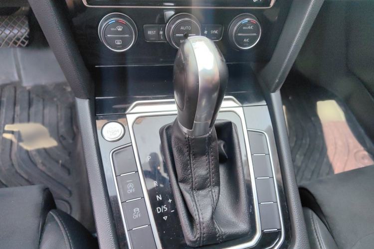 Used Volkswagen Magotan 2017 380TSI DSG Luxury Model Gear Lever