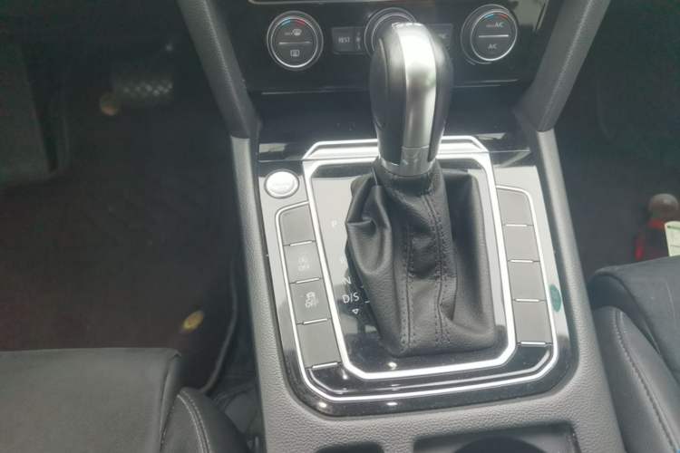 Used Volkswagen Magotan 2017 330TSI DSG Luxury Model Gear Lever