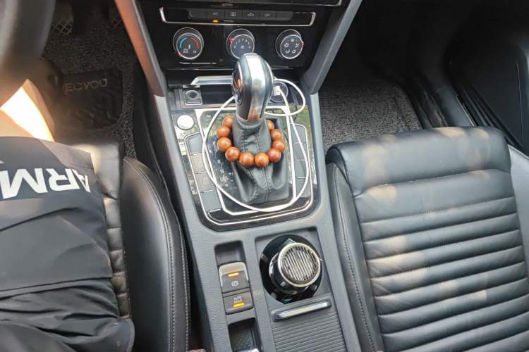 Used Volkswagen Magotan 2017 330TSI DSG Leading Model Gear Lever