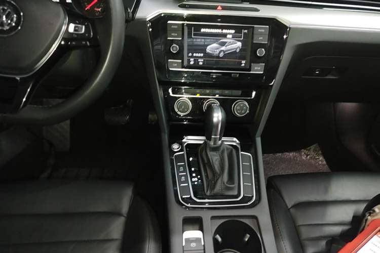 Used Volkswagen Magotan 2017 330TSI DSG Luxury Model Gear Lever
