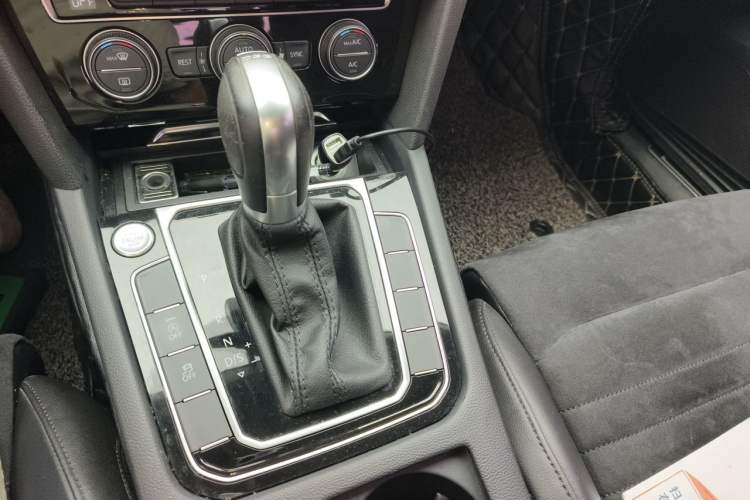 Used Volkswagen Magotan 2017 330TSI DSG Luxury Model Gear Lever