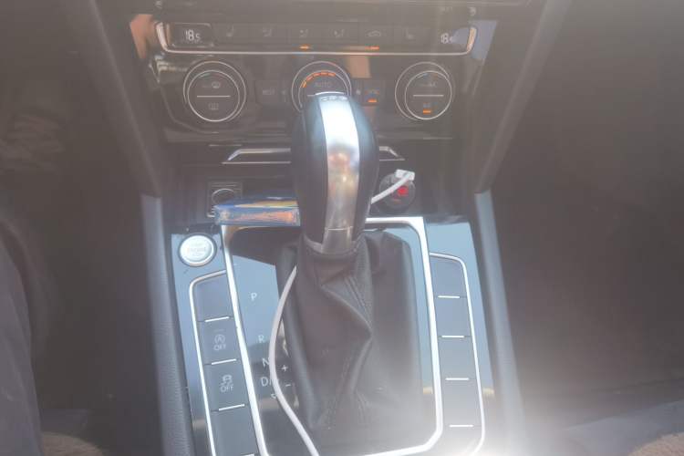Used Volkswagen Magotan 2017 330TSI DSG Luxury Model Gear Lever